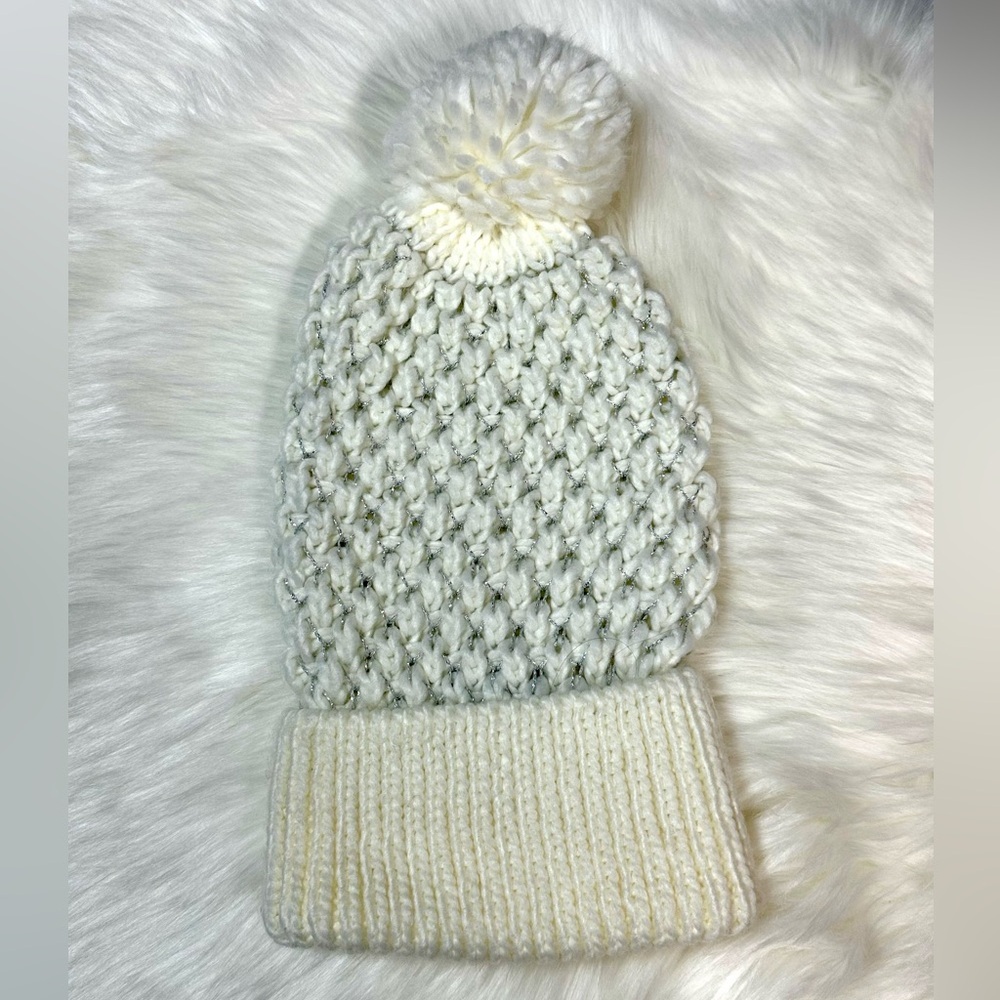 Cozy White Knit Pom-Pom Beanie